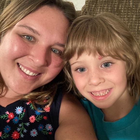 Meet your Posher, Sarah - Picture 3 of 3